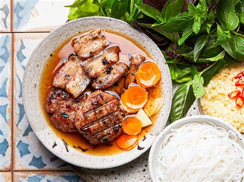  Bún Chả Hà Nội: Lezzetli Bir Vietnam Gelenekselini Tadın ve Baharatlı Bir Yolculuğa Çıkın!